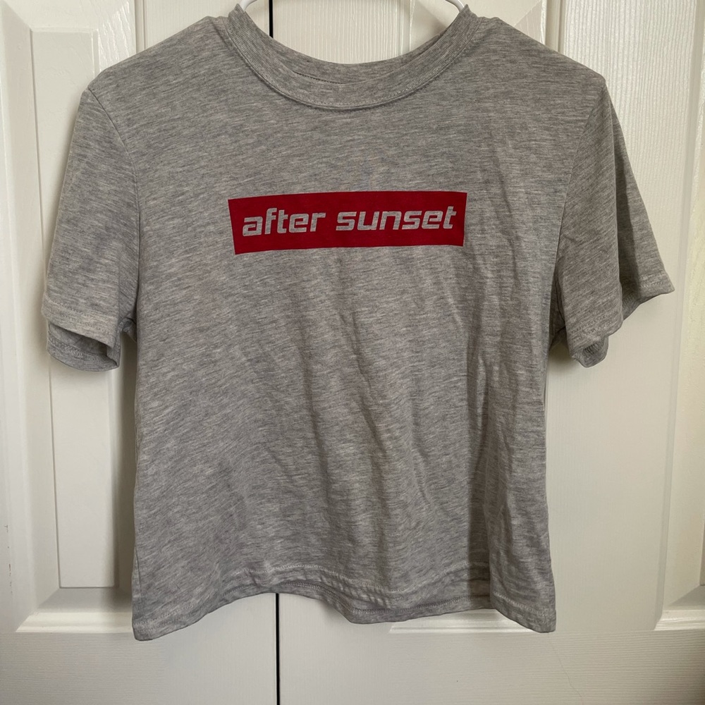 Grey Might Fine women’s sunset tee